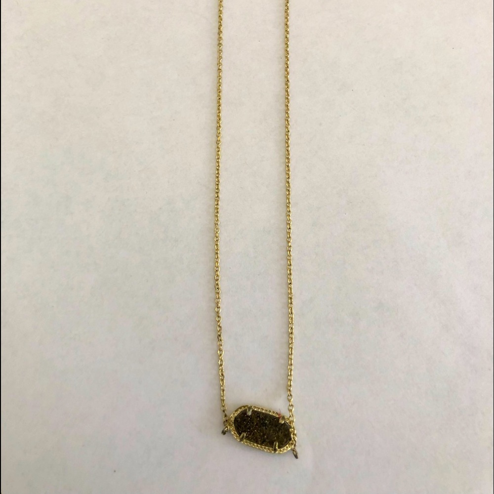 Kendra Scott necklace
